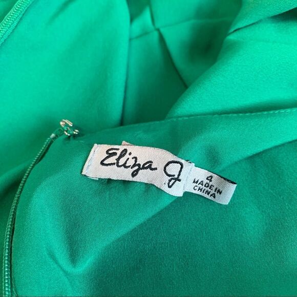 Eliza J Green Drape Sleeve Pleated Missy Sheath Waist Dress Size 4 - Picture 11 of 16